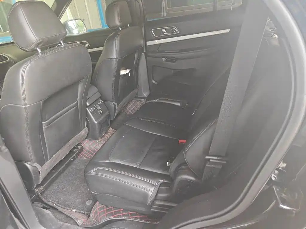 Ford Explorer (Import) — миниатюра 13