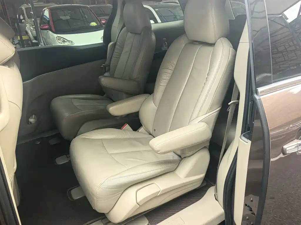 Buick GL8 — миниатюра 11