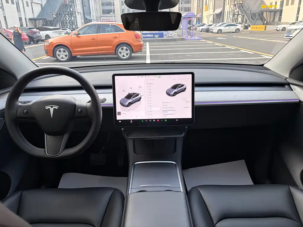Tesla Model Y — миниатюра 14