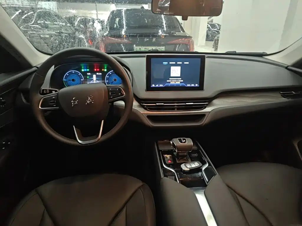 Hongqi Hongqi E-QM5 — миниатюра 10