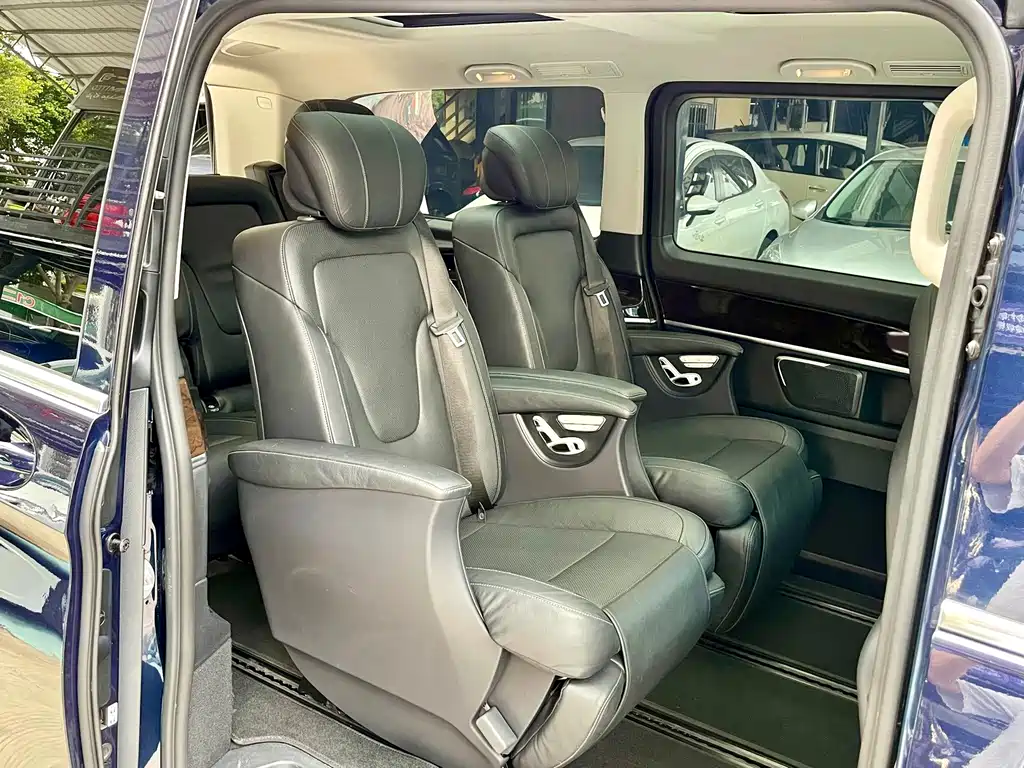 Mercedes-Benz V-Class — миниатюра 19