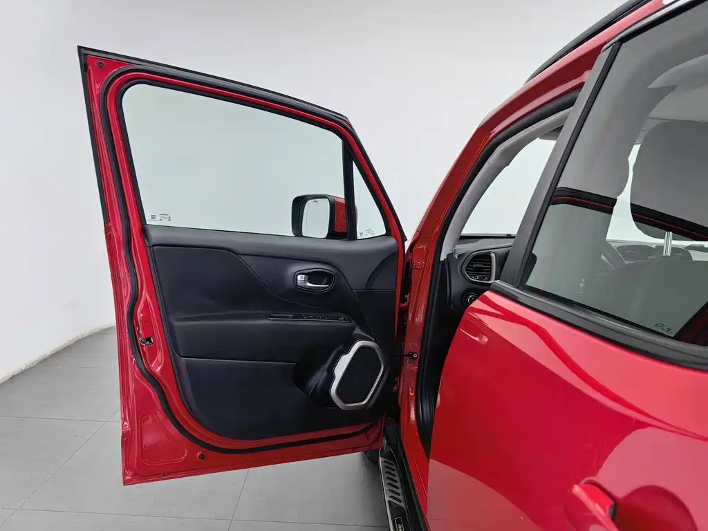 Jeep Renegade — миниатюра 8