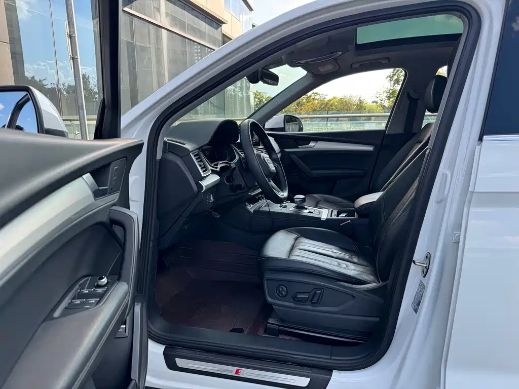 Audi Q5L — миниатюра 24