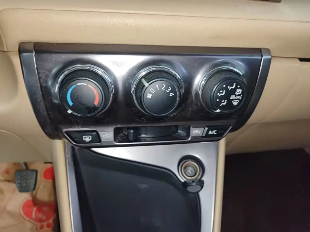 Toyota Yaris L — миниатюра 13