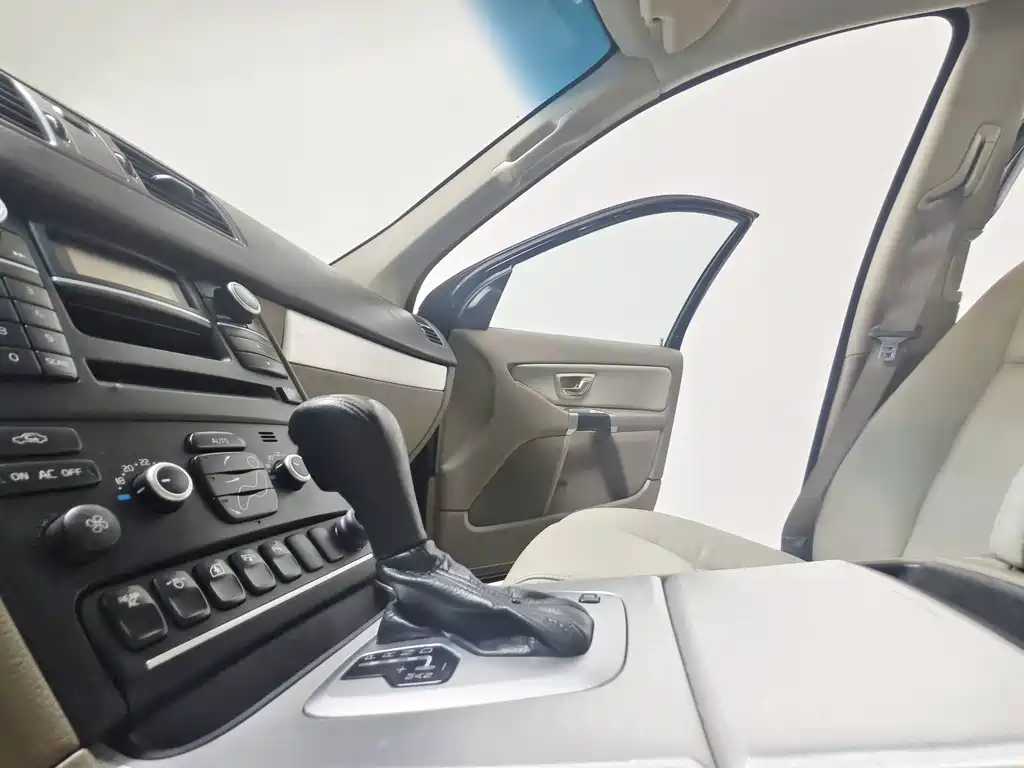 Volvo XC90 — миниатюра 14