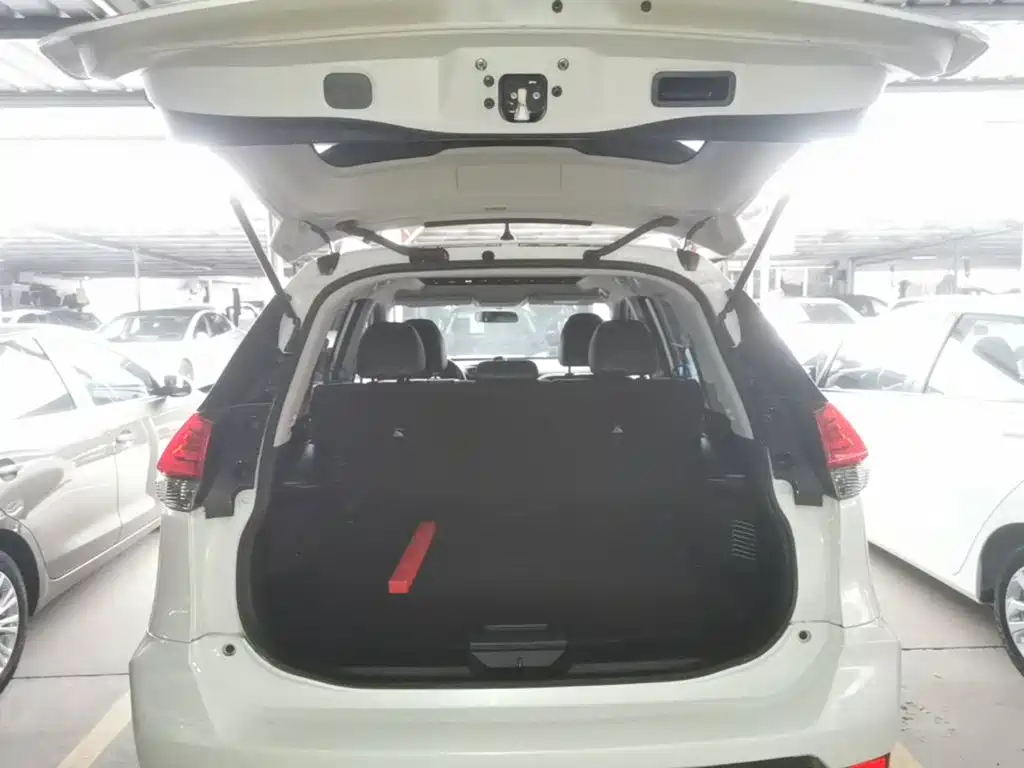 Nissan X-Trail — миниатюра 19