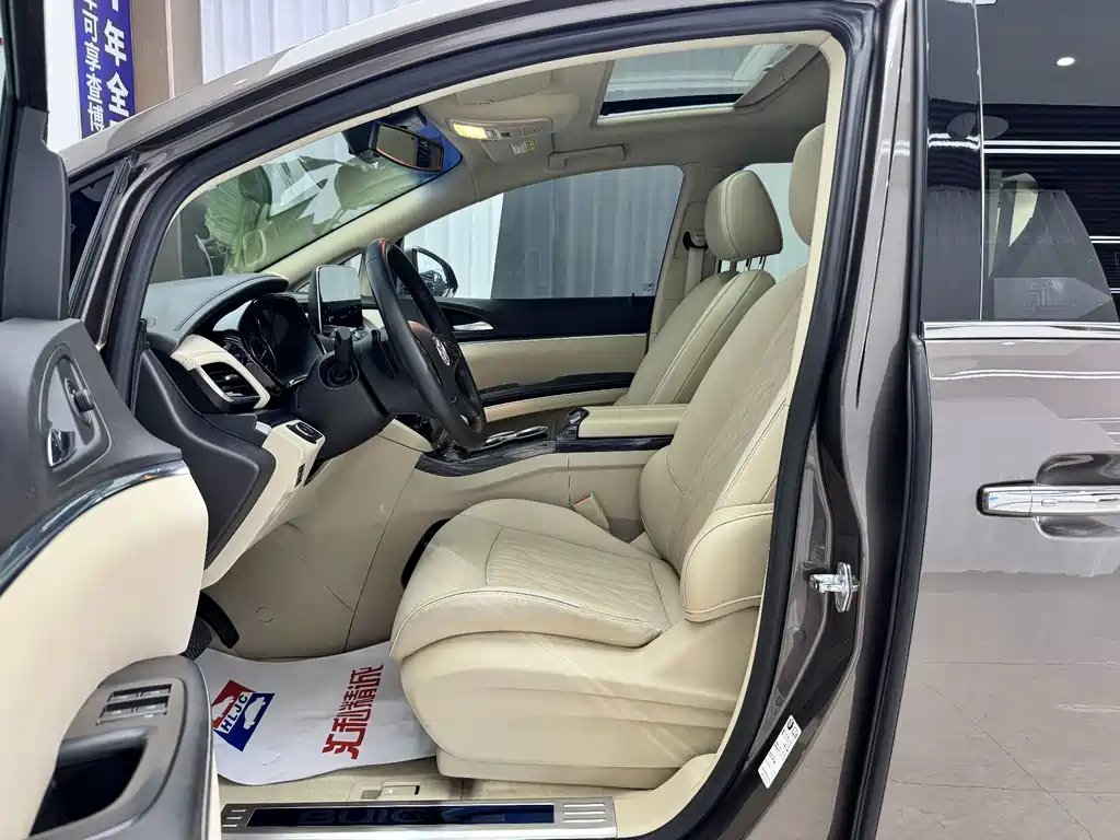 Buick GL8 — миниатюра 9