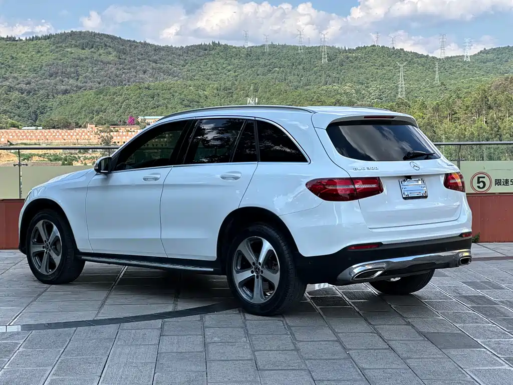 Mercedes-Benz GLC 2018 GLC 300 4MATIC