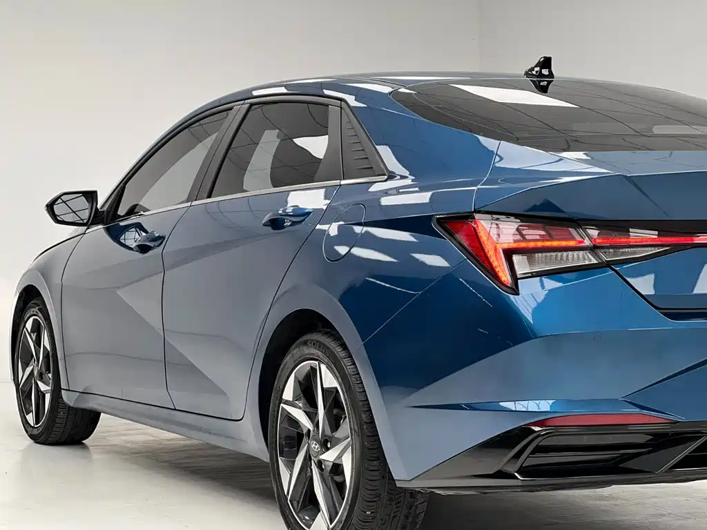 Hyundai Elantra — миниатюра 7