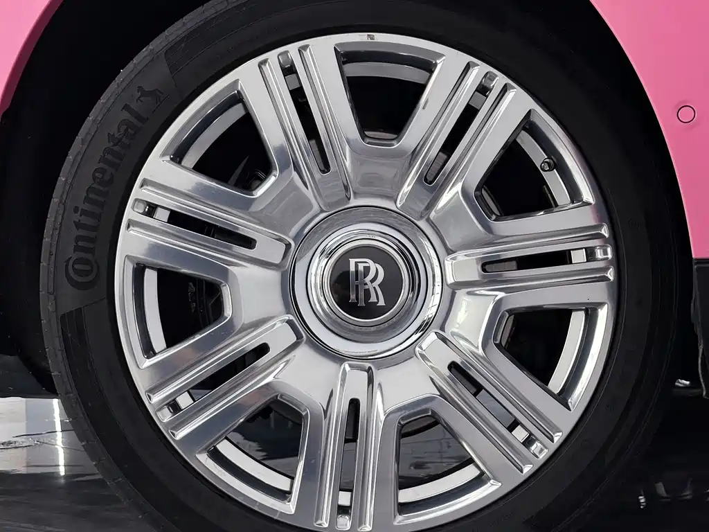 Rolls-Royce Cullinan — миниатюра 8