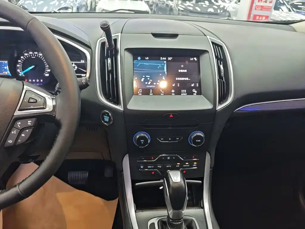 Ford Edge — миниатюра 13