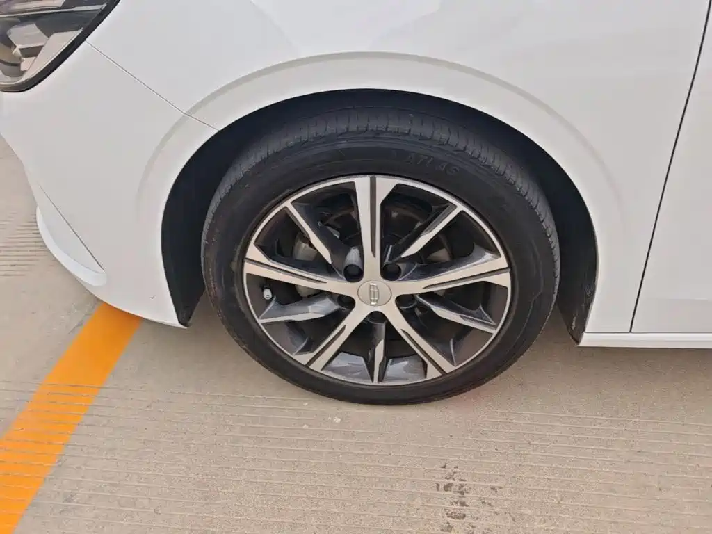 Geely Emgrand — миниатюра 23