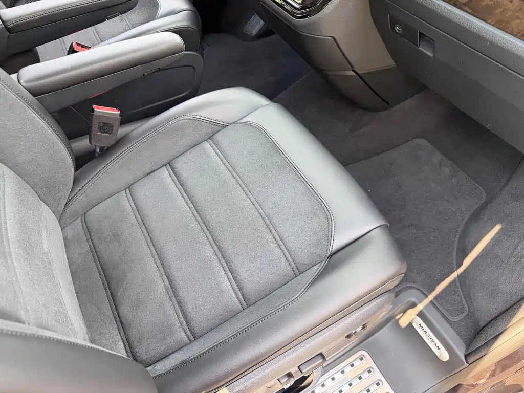 Volkswagen Multivan — миниатюра 17