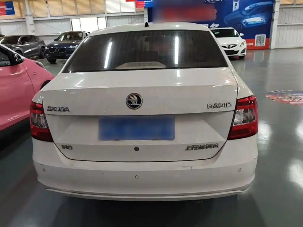 Skoda Rapid — миниатюра 6