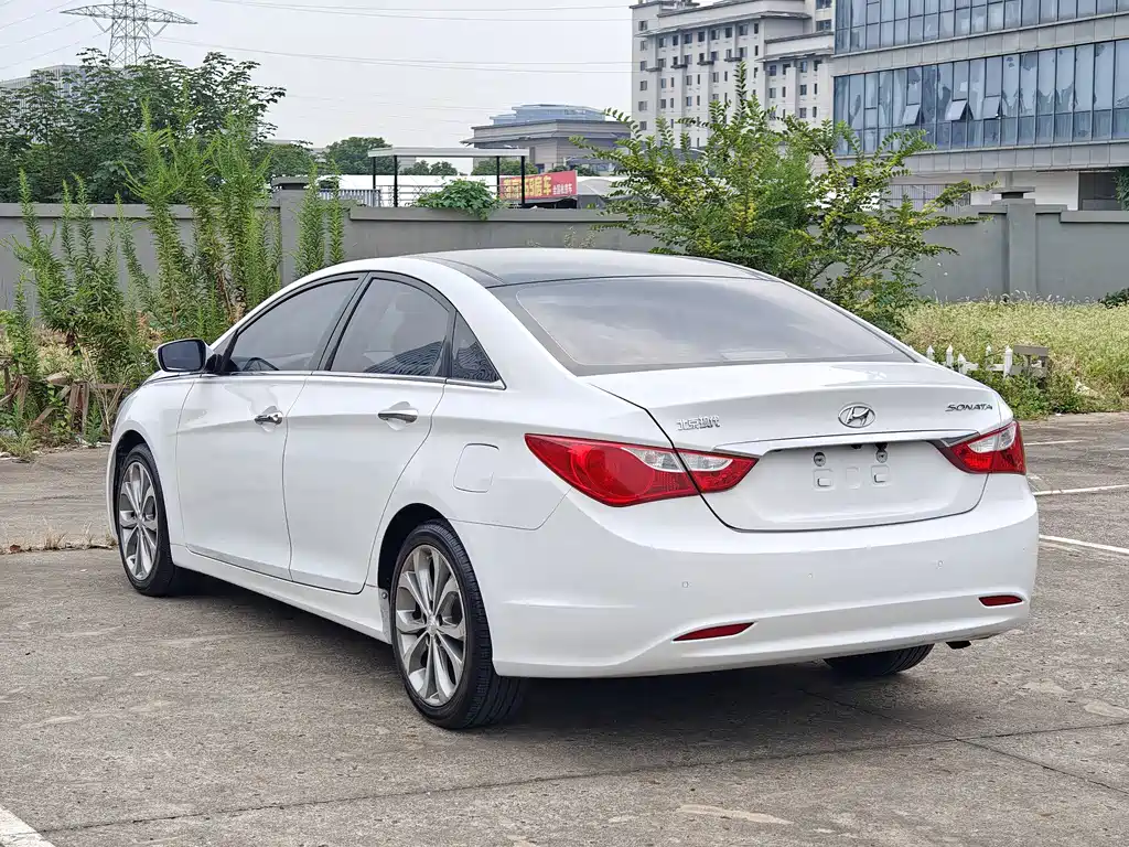 Hyundai Sonata — миниатюра 5