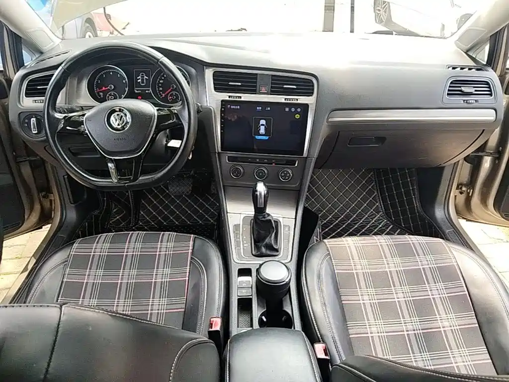 Volkswagen Golf — миниатюра 10