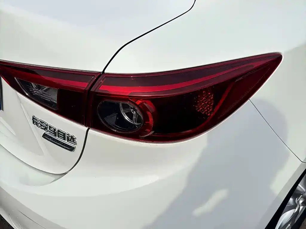 Mazda 3 Axela — миниатюра 10