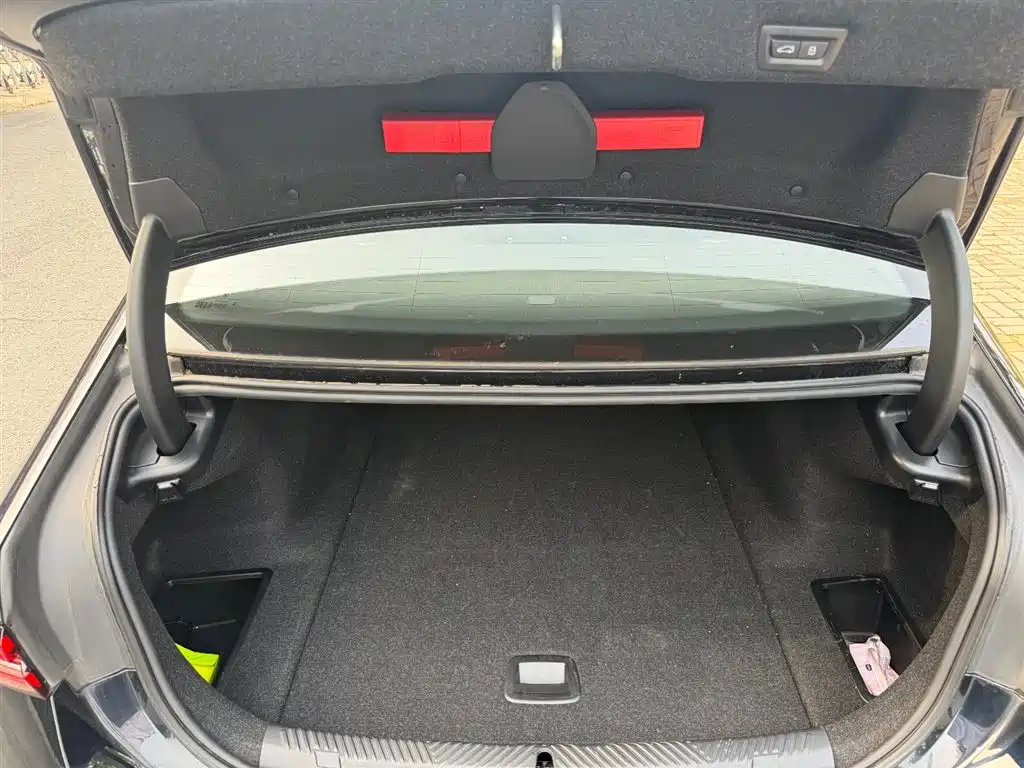 BMW i5 — миниатюра 15