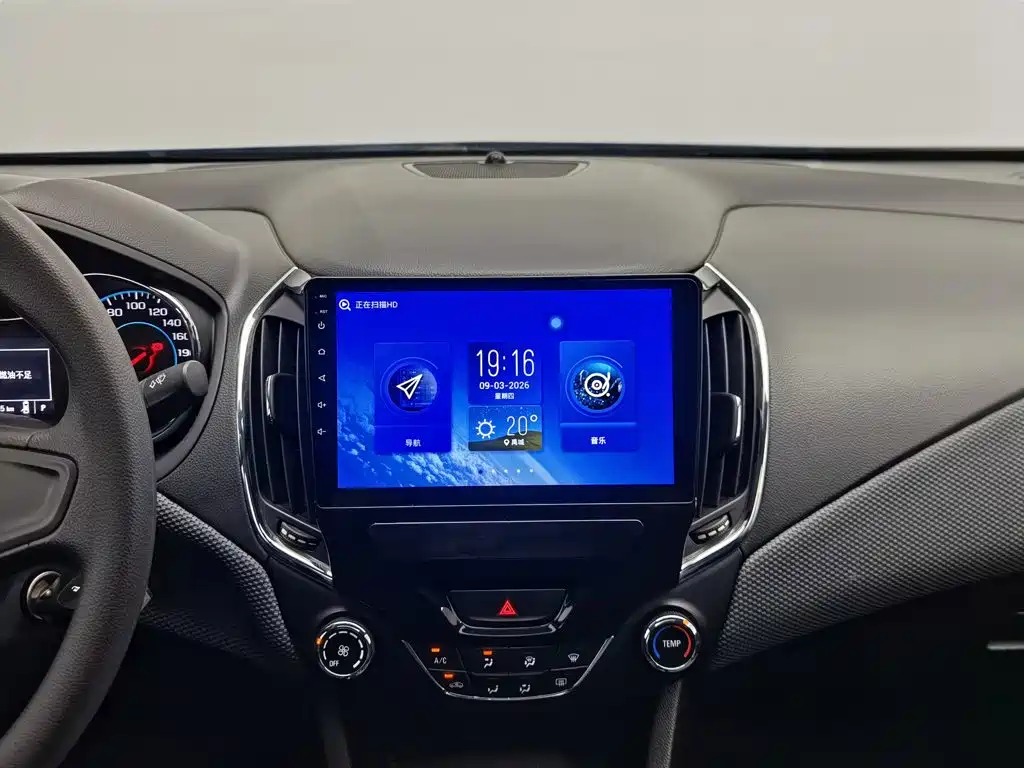 Chevrolet Cruze — миниатюра 12