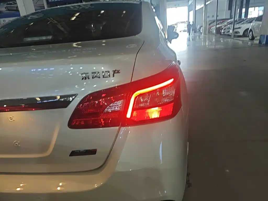Nissan Sylphy — миниатюра 8