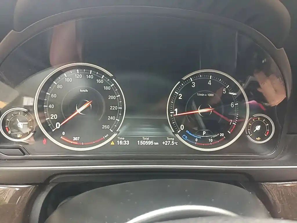 BMW 5 Series — миниатюра 12