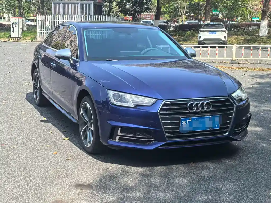 Audi A4L 2019