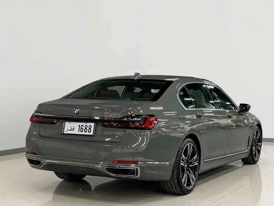 BMW 7 Series — миниатюра 5