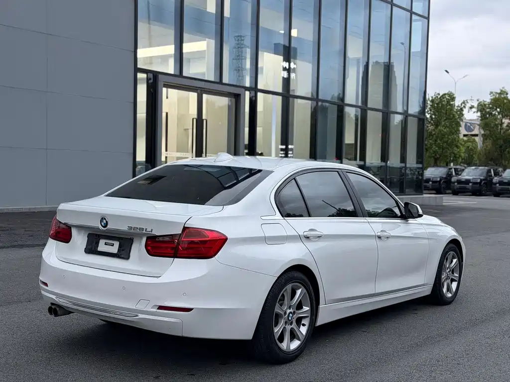 BMW 3 Series — миниатюра 10