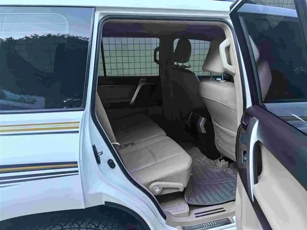 Toyota Land Cruiser Prado 2010 4.0L AT VX NAVI