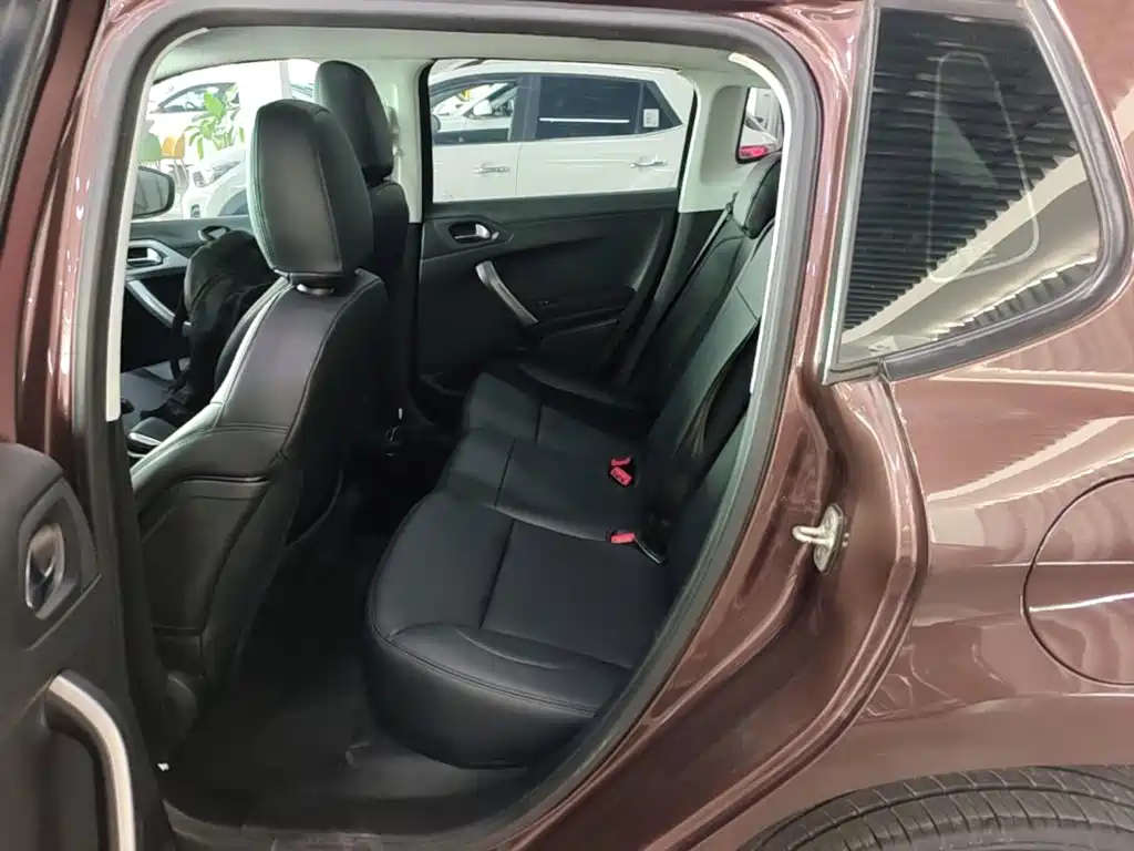 Peugeot 2008 — миниатюра 13