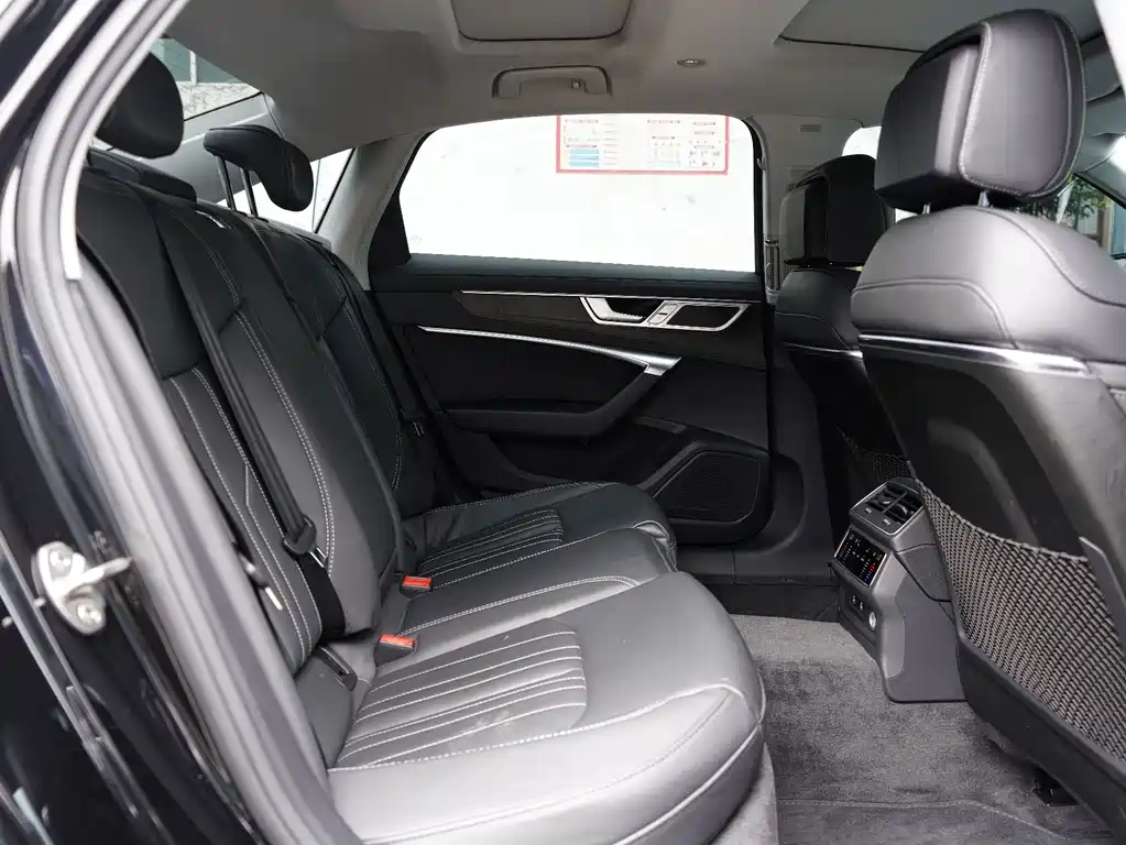 Audi A6L — миниатюра 6
