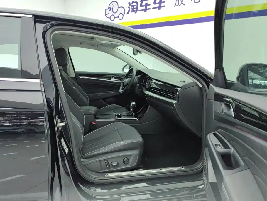 Volkswagen Passat 2024 380TSI Luxury