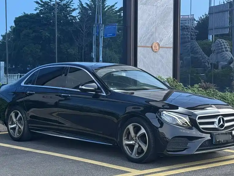 Mercedes-Benz E-Class — миниатюра 4