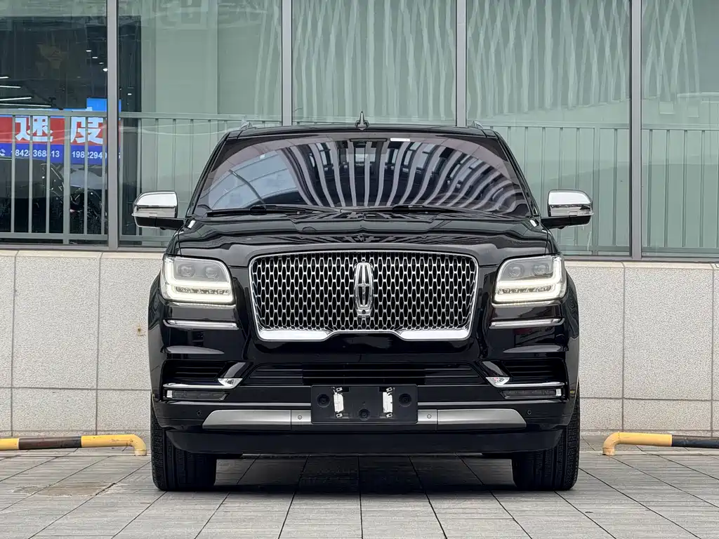 Lincoln Navigator — миниатюра 2
