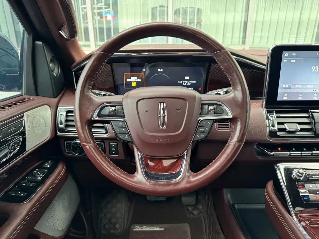 Lincoln Navigator — миниатюра 18