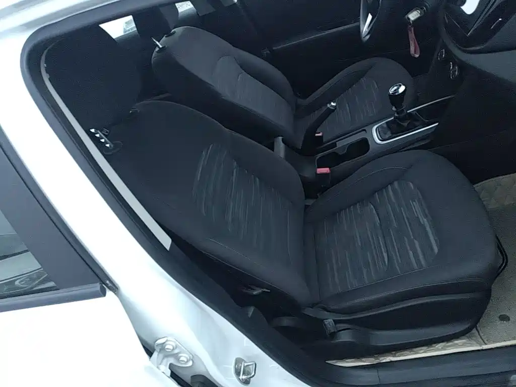 Chevrolet Cavalier — миниатюра 25