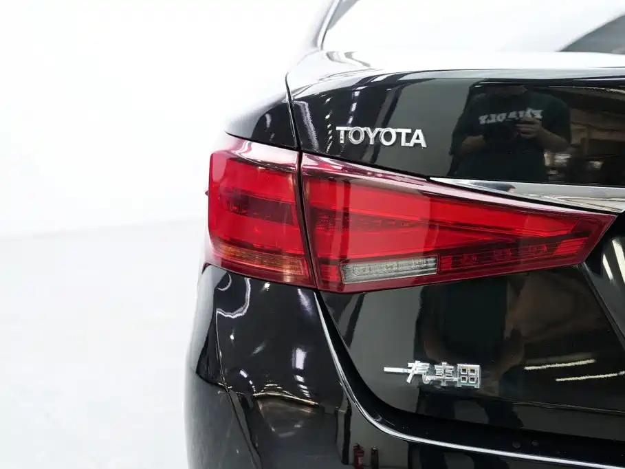 Toyota Crown — миниатюра 15