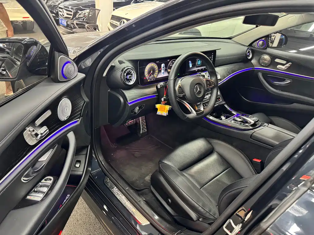 Mercedes-Benz E-Class — миниатюра 8