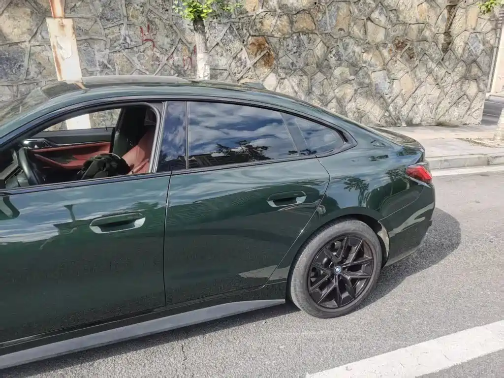 BMW i4 — миниатюра 5