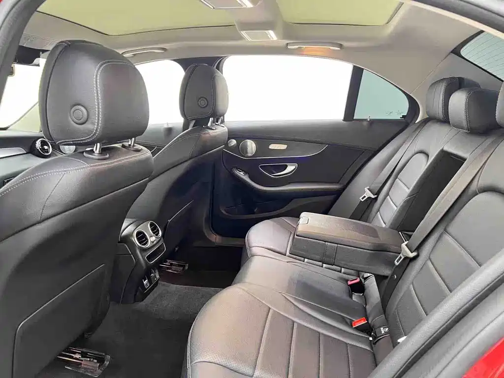 Mercedes-Benz C-Class — миниатюра 12