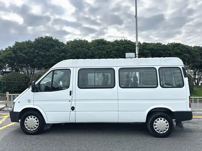 Ford Transit Classic — миниатюра 3