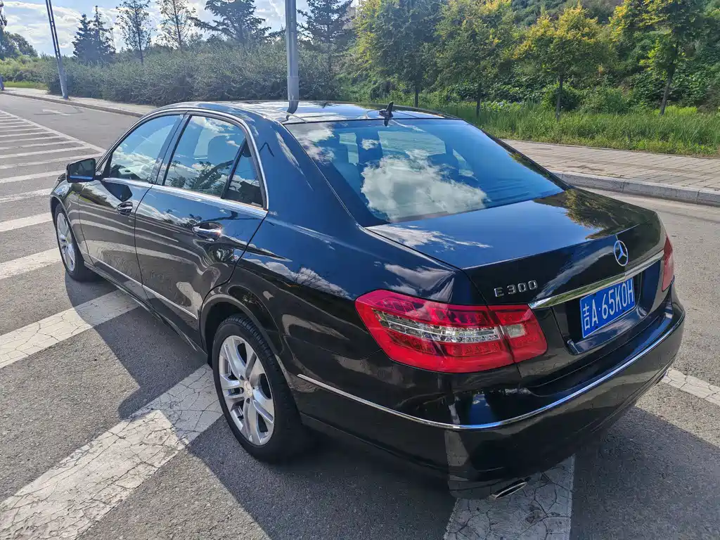 Mercedes-Benz E-Class (Import) — миниатюра 5
