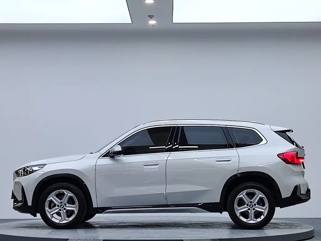 BMW X1 2023 sDrive20Li X
