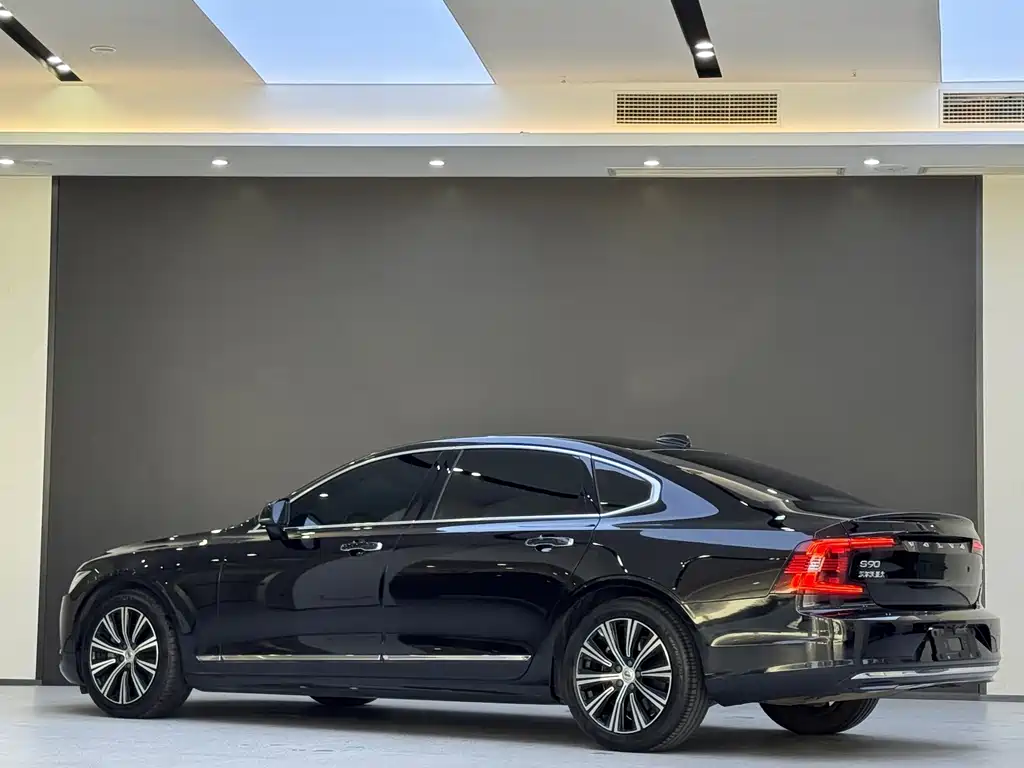Volvo S90 — миниатюра 4