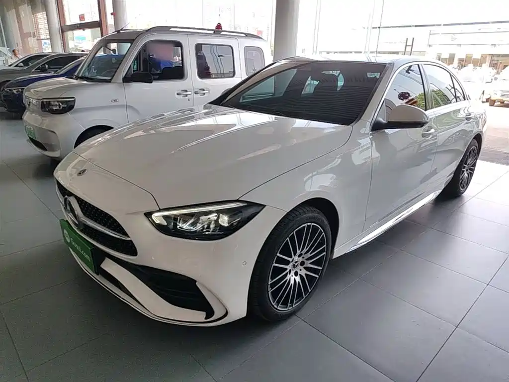 Mercedes-Benz C-Class 2024