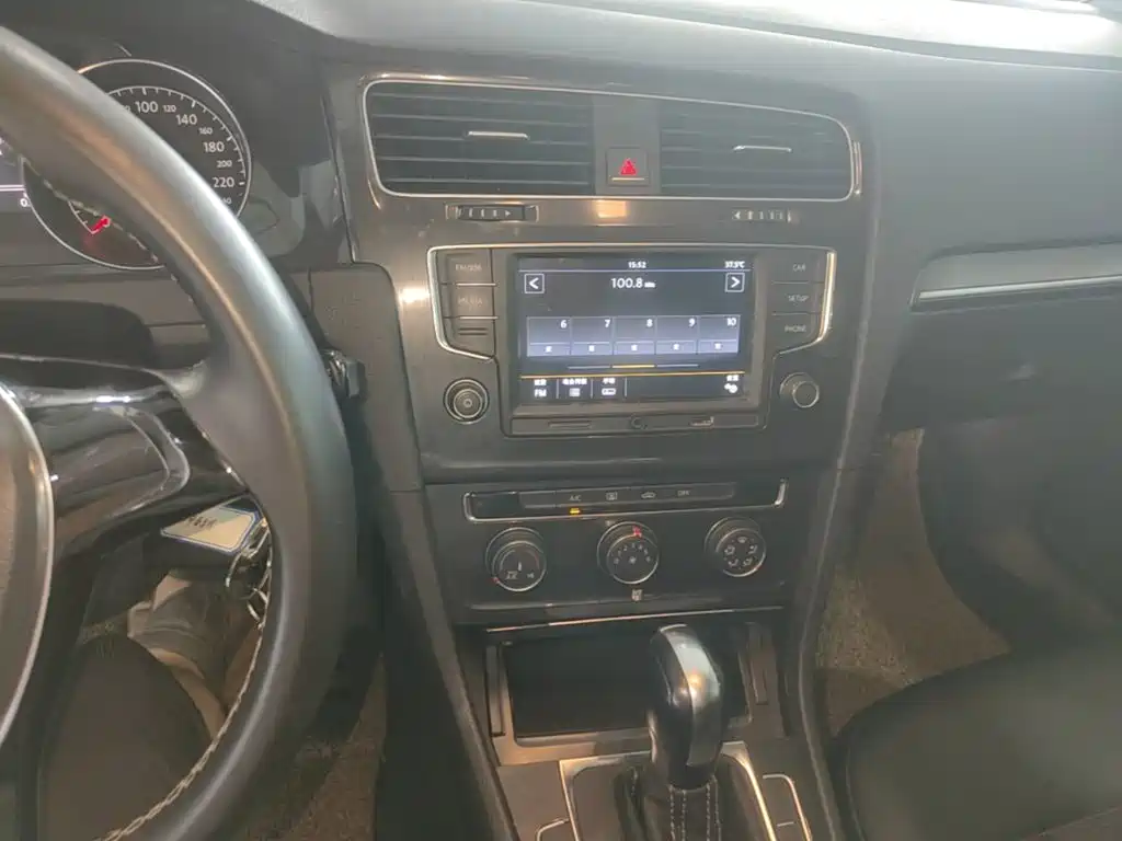 Volkswagen Golf — миниатюра 13