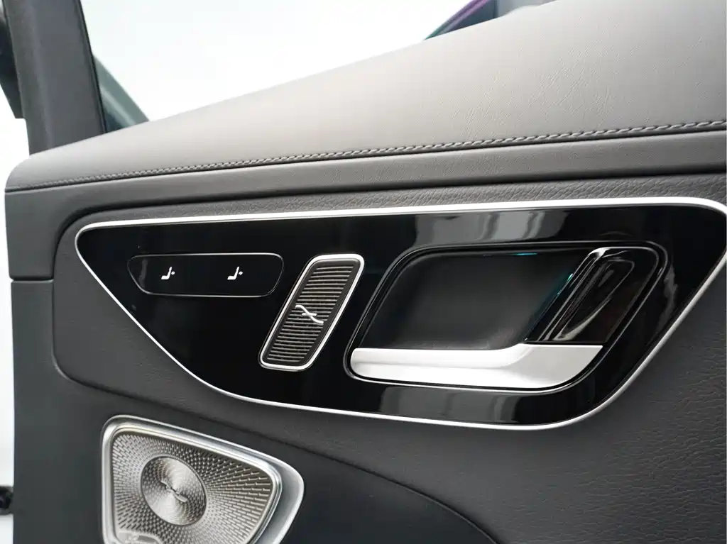 Mercedes-Benz C-Class — миниатюра 19