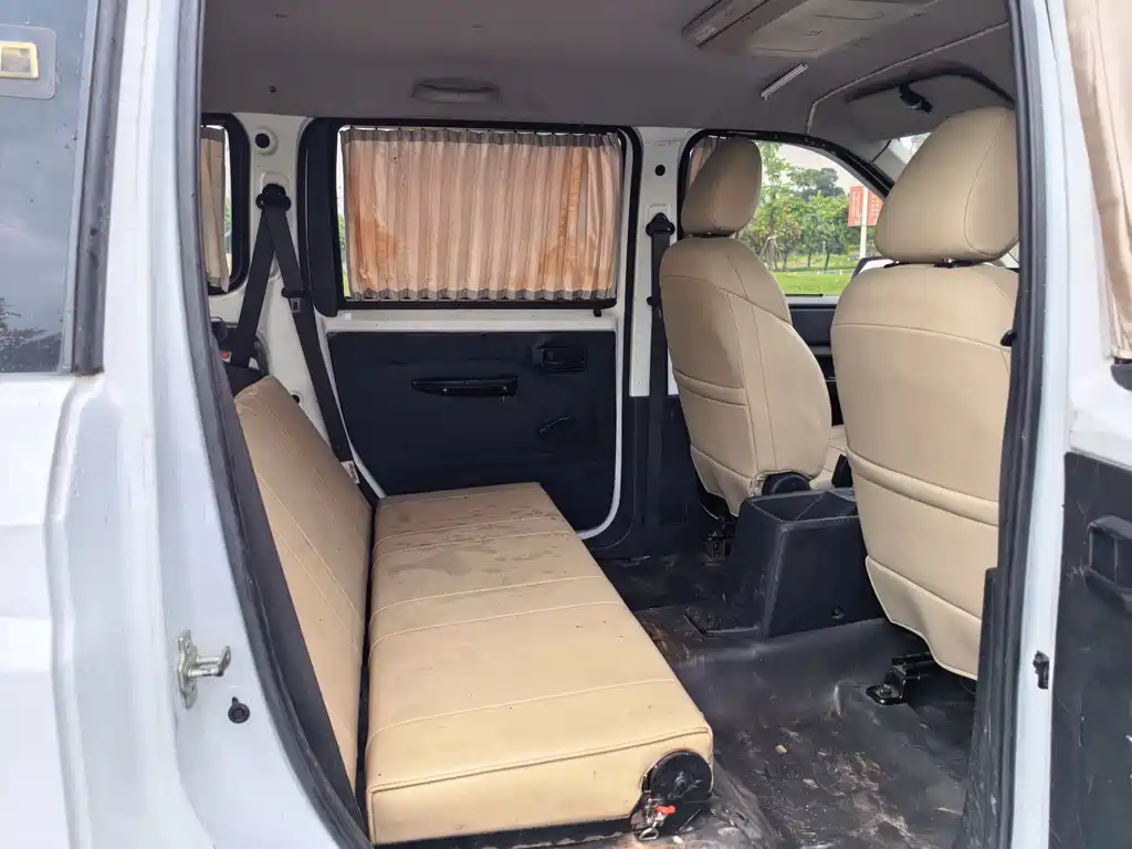 Wuling Hongguang Plus PLUS 2020 1.5L MT 5 мест
