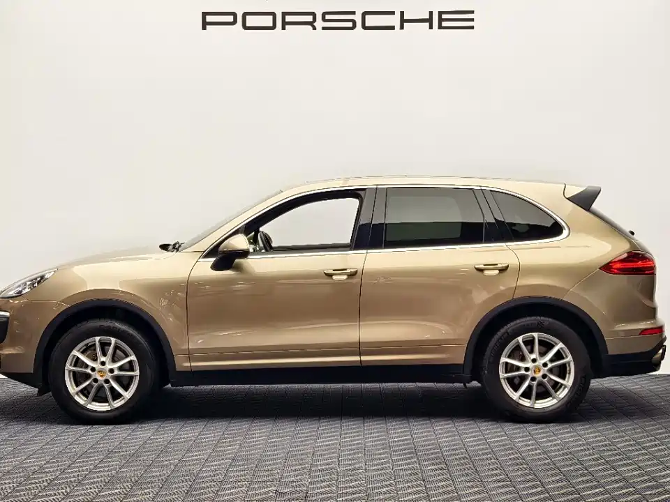 Porsche Cayenne — миниатюра 3
