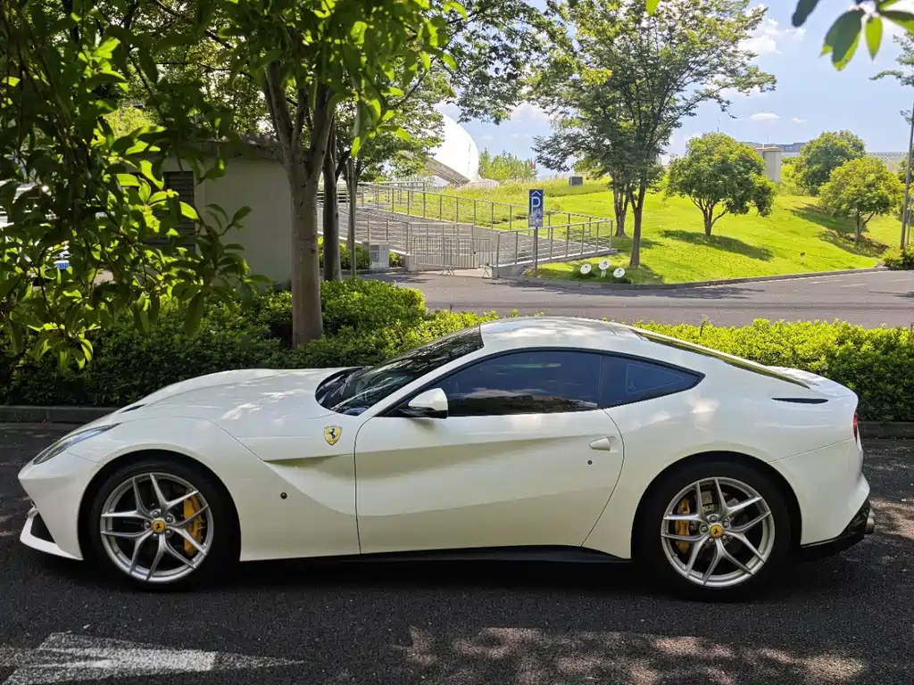 Ferrari F12berlinetta — миниатюра 4